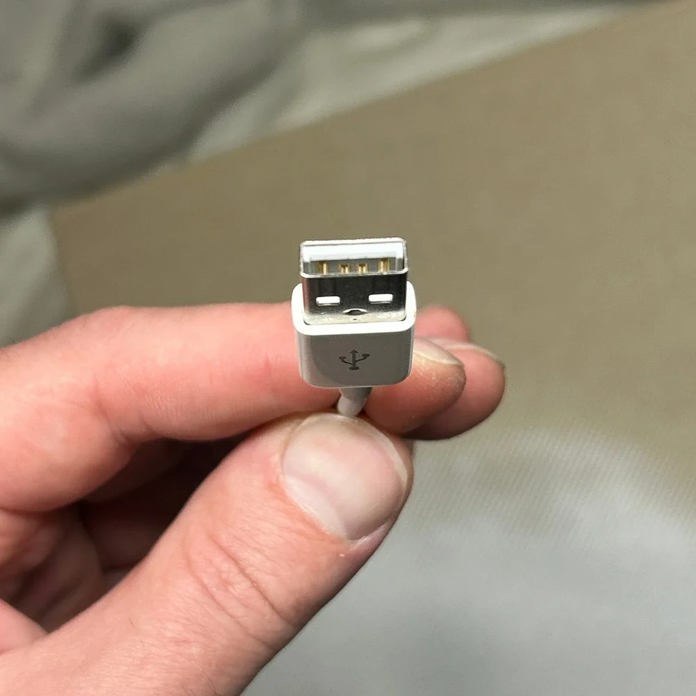 Apple USB to Ethernet Adapter A1277 EMC 2147 White MC704LL/A